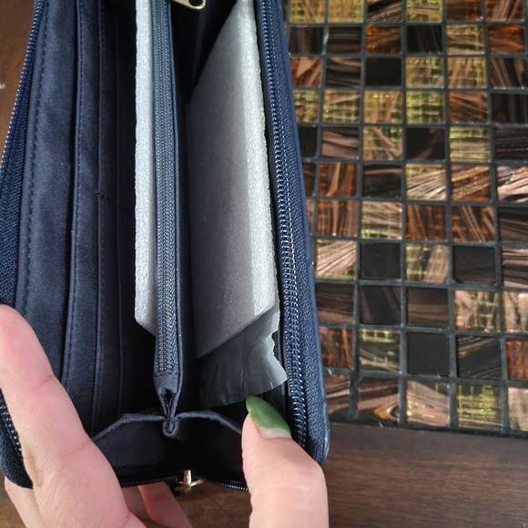 Tommy H. Wallet - Picture 4 of 4